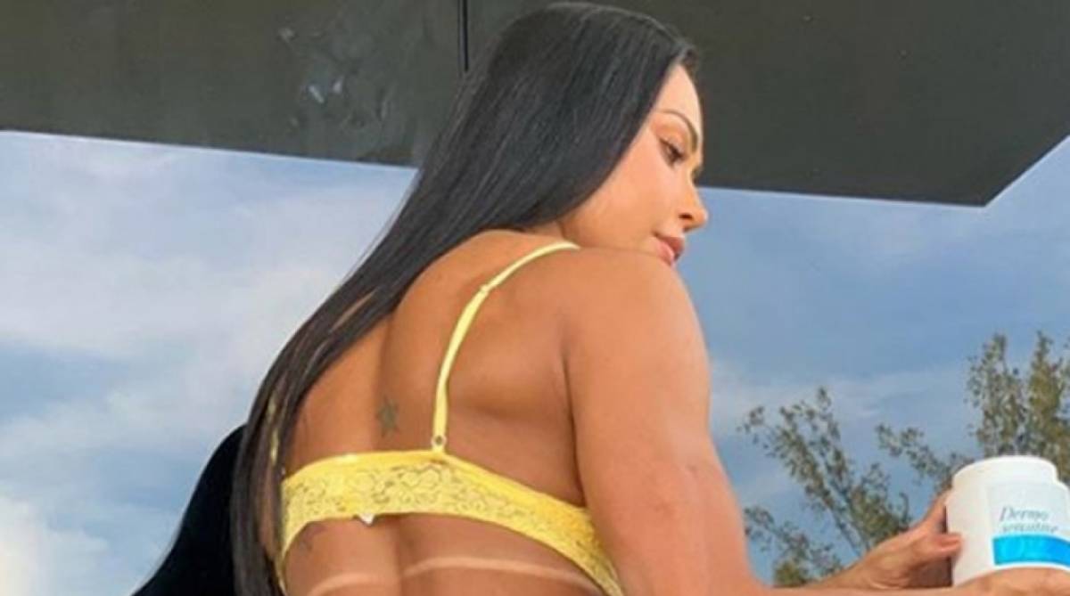 Gracyanne Barbosa mostra suas curvas em foto