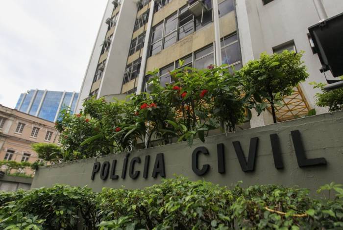 PMs que extorquiam comerciantes são presos em operação da Polícia Civil