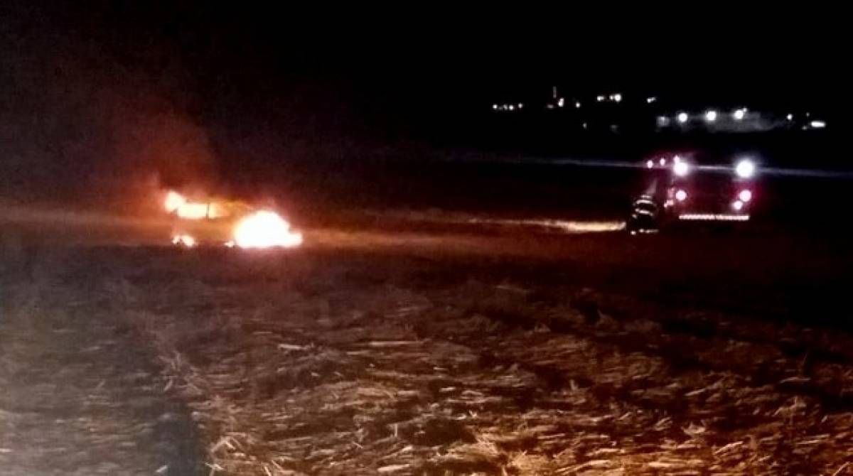 Carro foi encontrado na madrugada de ter&ccedil;a por vigilantes da via f&eacute;rrea