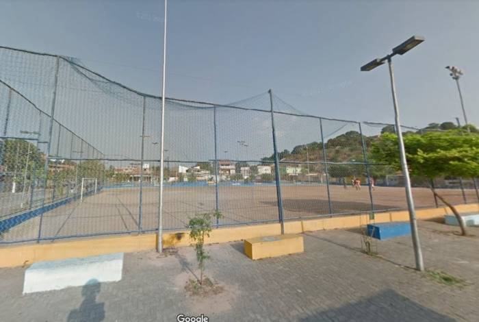 Quadra em que o miliciano foi preso enquanto jogava futebol em Vila Rosário, Caxias