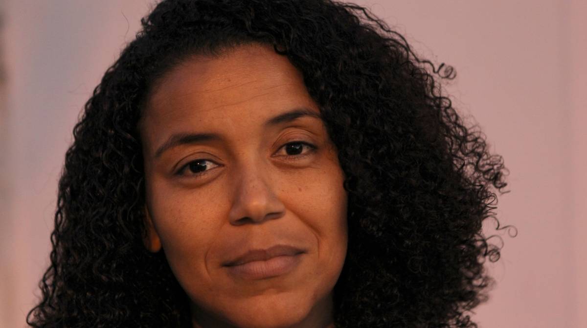 Rio de Janeiro - 07/06/2019 - O DIA NO SEU BAIRRO - Buraco na rua Horacio Wells. Na foto acima a Lilia Dias. Foto: Luciano Belford/Agencia O Dia