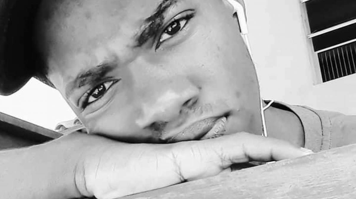 O motoboy estava deixando a região quando foi baleado