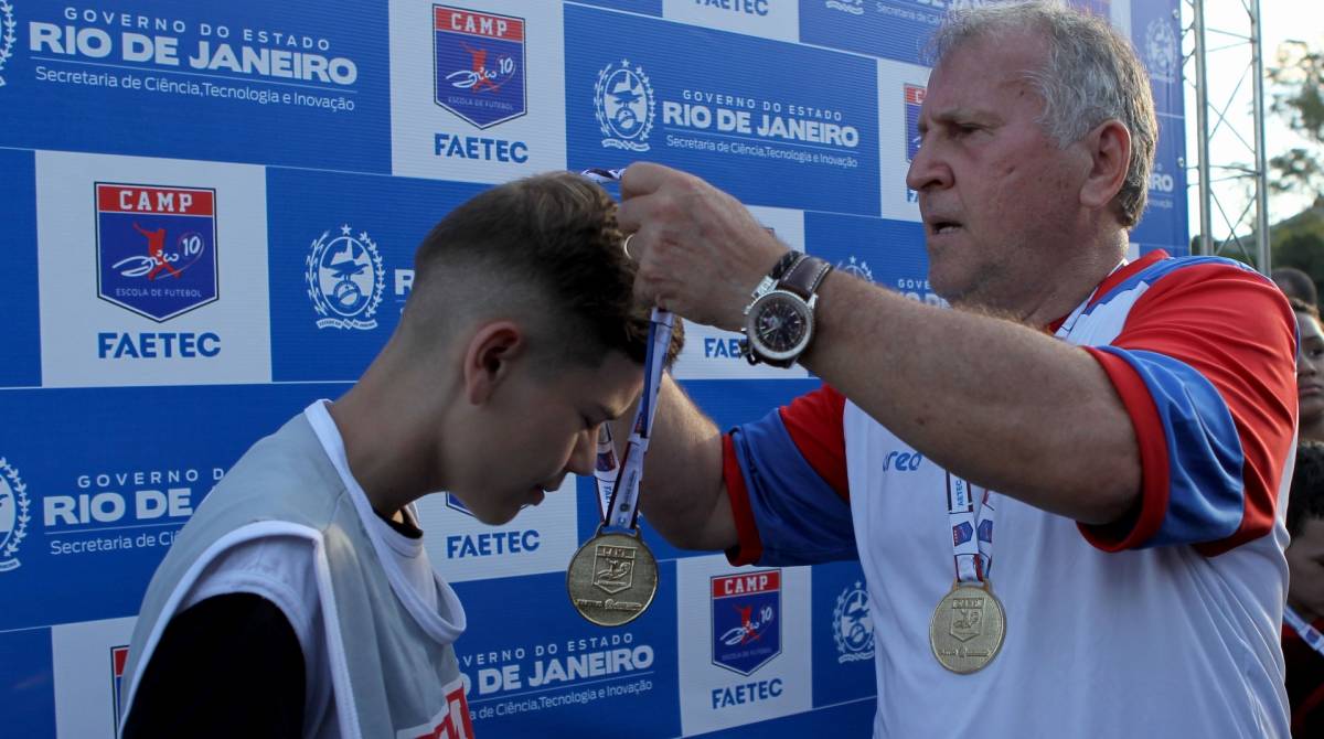Alunos ganharam medalhas e certificado ap&oacute;s o evento