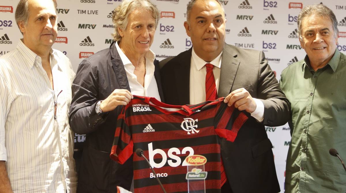Flamengo j&aacute; gastou mais de 200 milh&otilde;es em contrata&ccedil;&otilde;es neste ano - Reginaldo Pimenta