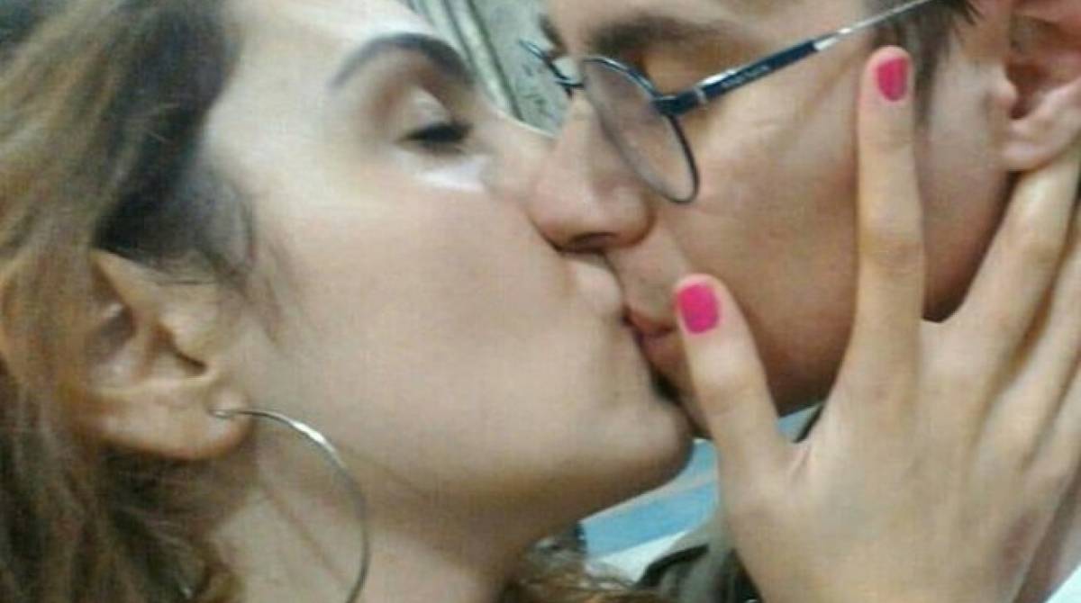 Último beijo entre Rafael Miguel e a namorada, Isabela - Reprodução