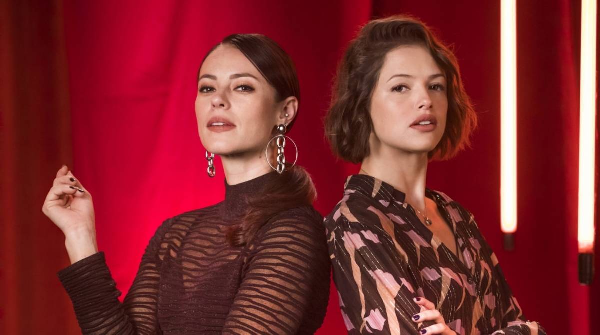  Paolla Oliveira como Vivi Guedes e Agatha Moreira como Josiane/Jô Sobral