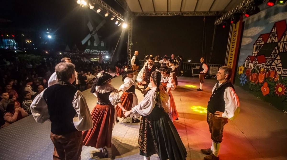 Grupos de dança vão se apresentar no Palácio de Crista