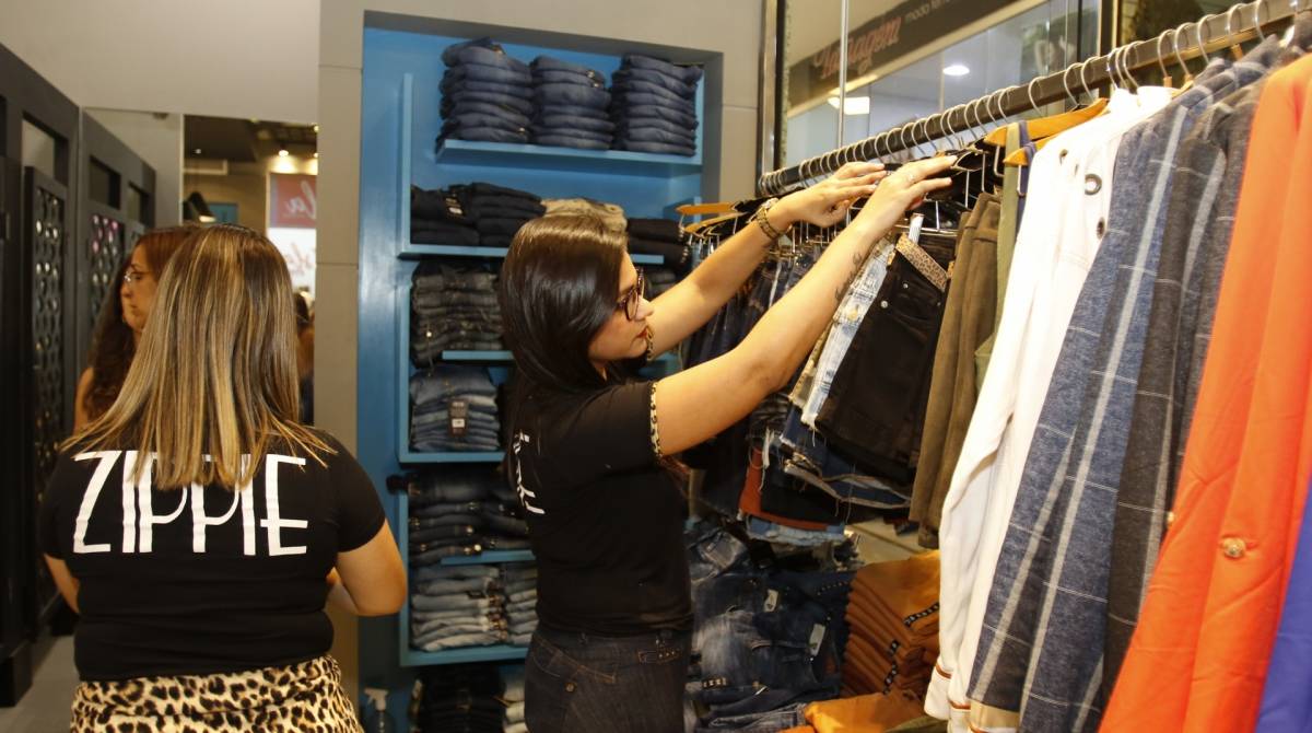Rio de Janeiro - RJ  - 12/06/2019 - Comercial / Baixada - fotos de lojas do Feirao das Malhas - na foto, Loja Zippie -  Foto Reginaldo Pimenta / Agencia O Dia