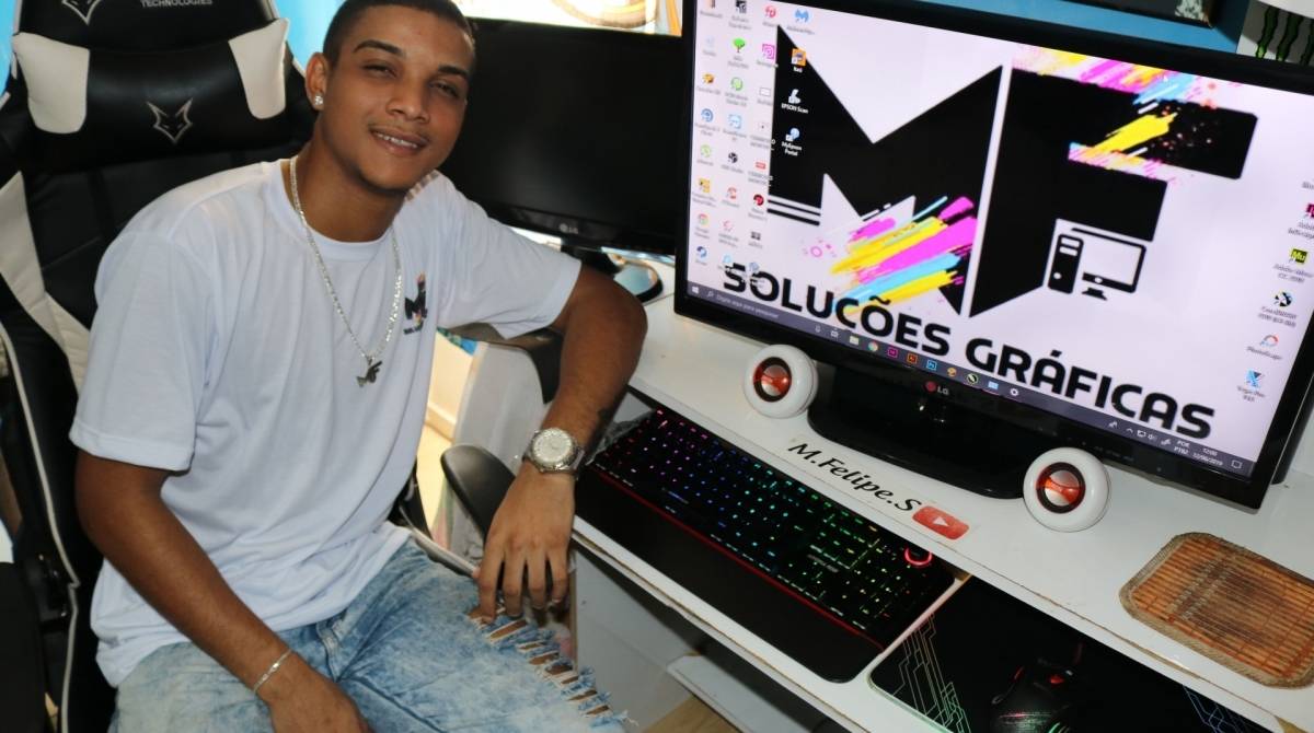 Rio,12/06/2019 -MADUREIRA- ECONOMIA - Materia Especial, Empreendedorismo para driblar o desemprego. Na foto, designer grÃ¡fico,  Marcos Felipe. Foto: ClÃ©ber Mendes/AgÃªncia O Dia