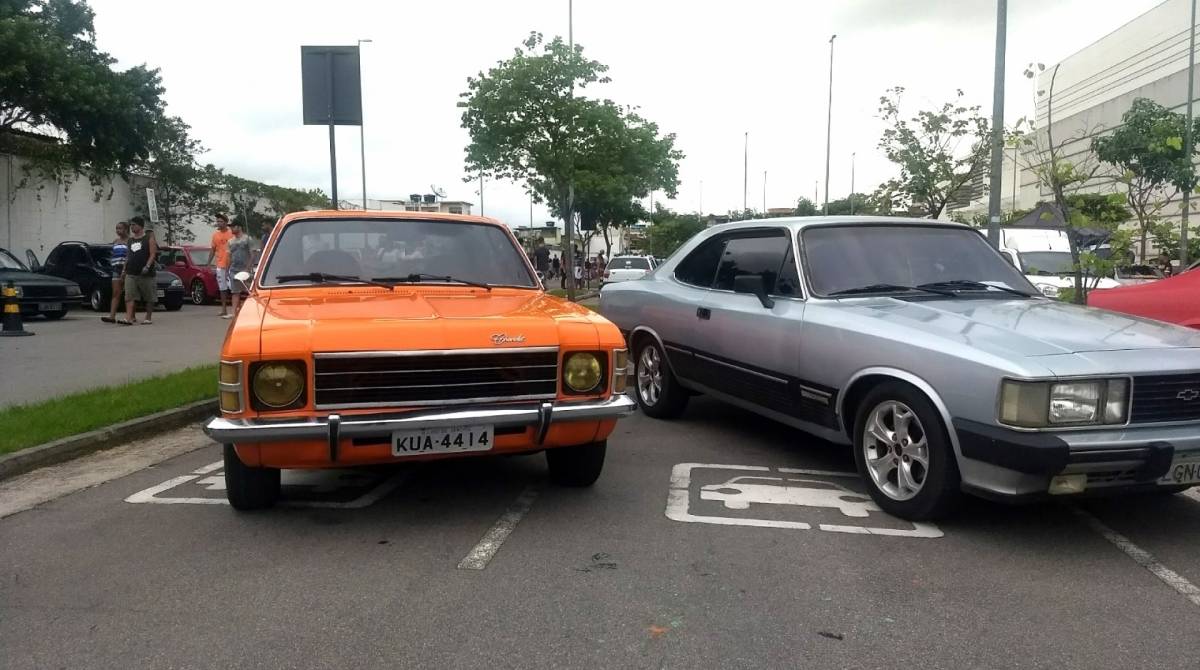 Último encontro de carros tunados no Shopping Jardim Guadalupe levou mais de 600 carros e 25 equipes