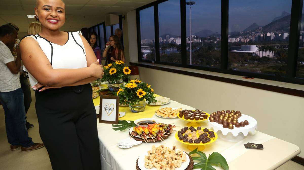 Economia - Empreededorismo - Na foto Ana Lima do Buuffet da Preta. Foto: Daniel Castelo Branco / Agência O Dia - daniel castelo branco