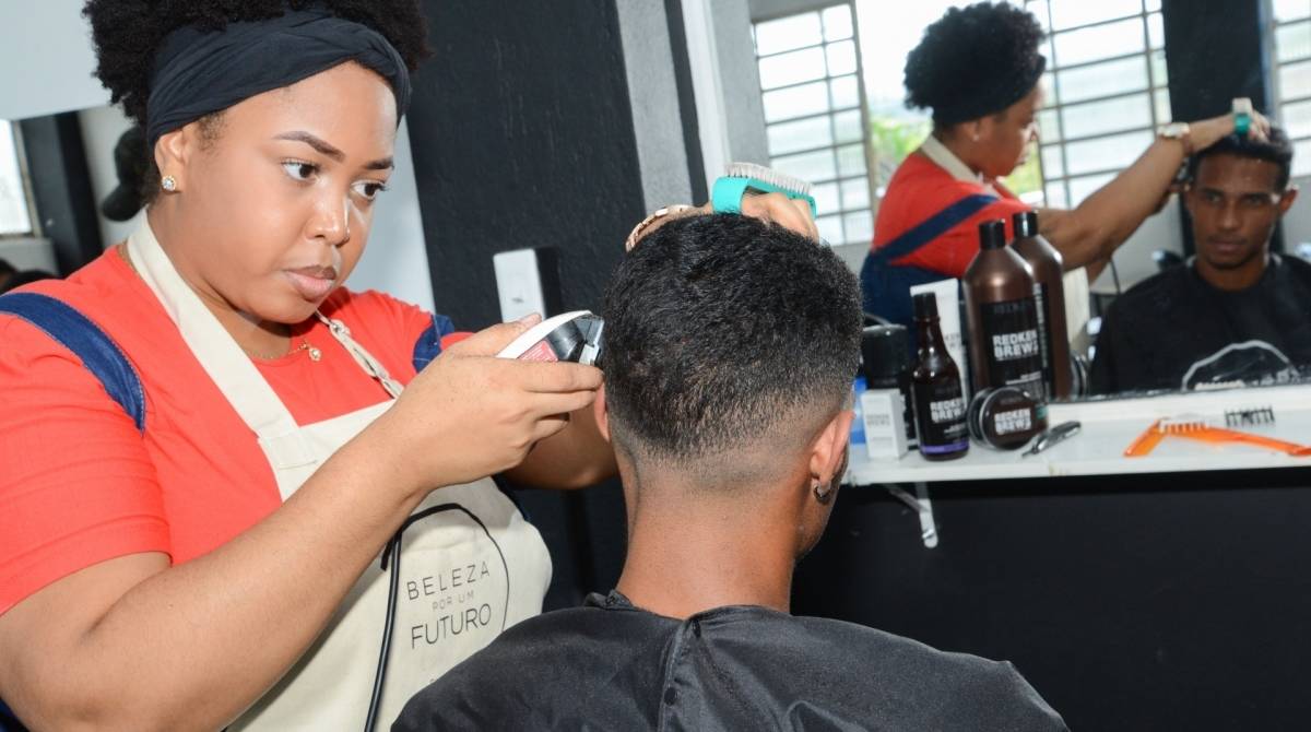 Redken lança projeto de capacitação profissional em Nova Iguaçu 