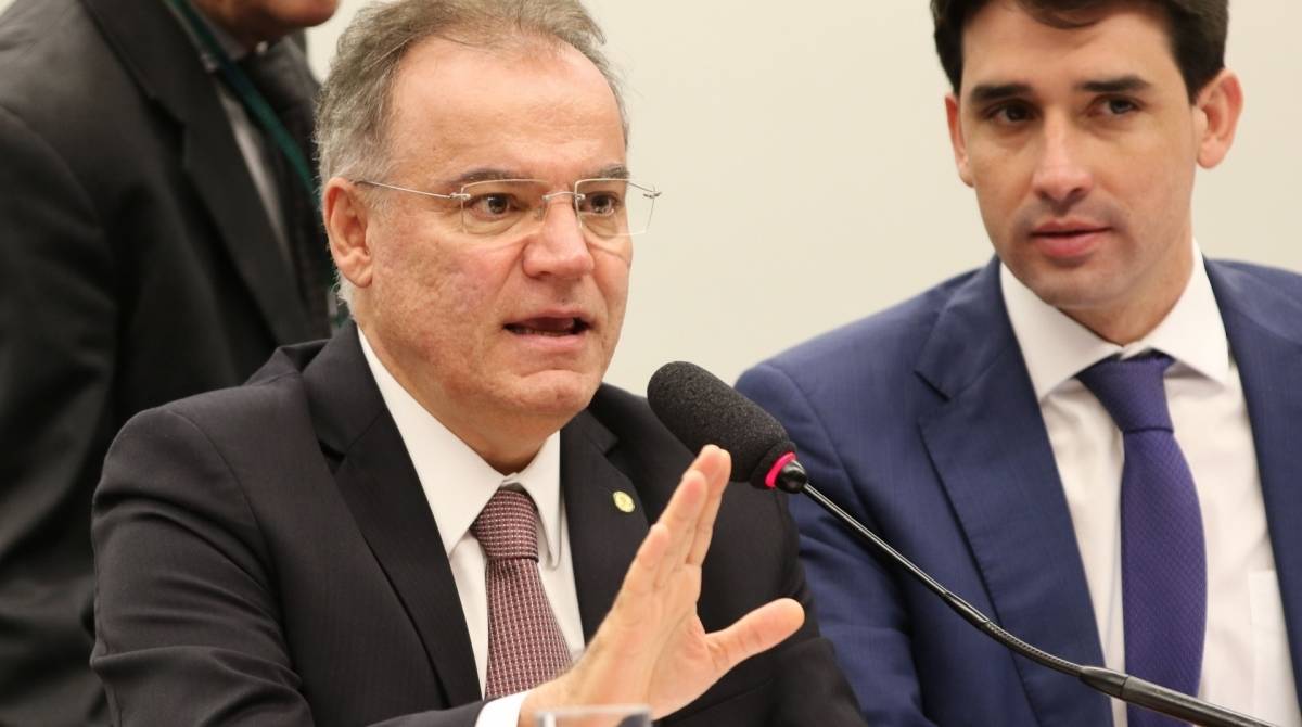 Relator da reforma, Samuel Moreira, apresentou ontem seu parecer - Fabio Rodrigues Pozzebom/Agência Brasil