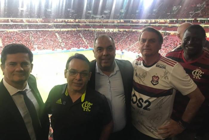 Bolsonaro ouve do Flamengo sugestões de mudanças nas leis relativas ao futebol