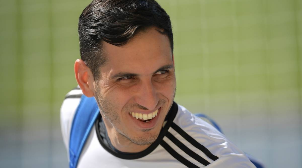 Paraguay's Goalkeeper Roberto Junior "Gatito" Fernandez Torres arrives to a training session in Rio de Janeiro, Brazil, on June 14, 2019, ahead of their Copa America football match against Qatar next June 16