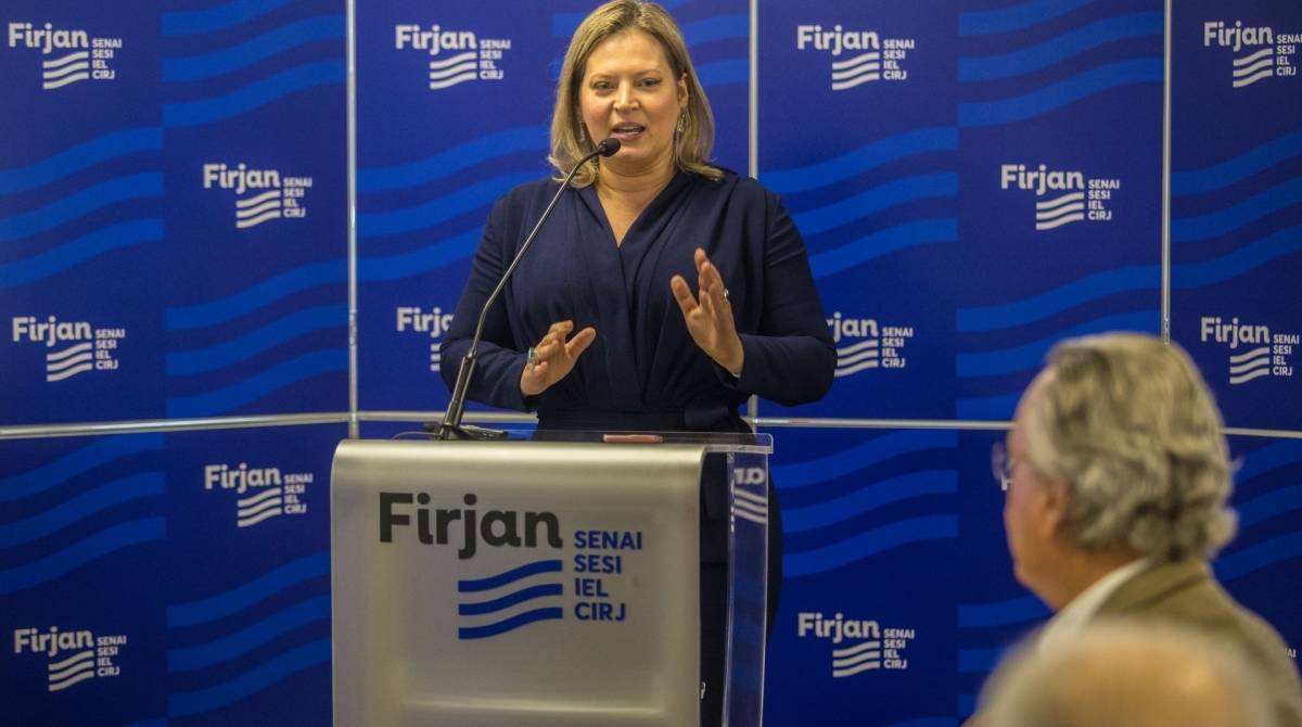 Deputada Joice Hasselmann participou de almoço na Firjan, em seguida a parlamentar falou com a imprensa - Vinícius Magalhães/Firjan