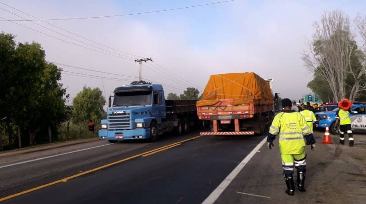 Bloqueio feito na BR-101 Norte, na altura de Campos dos Goytacazes