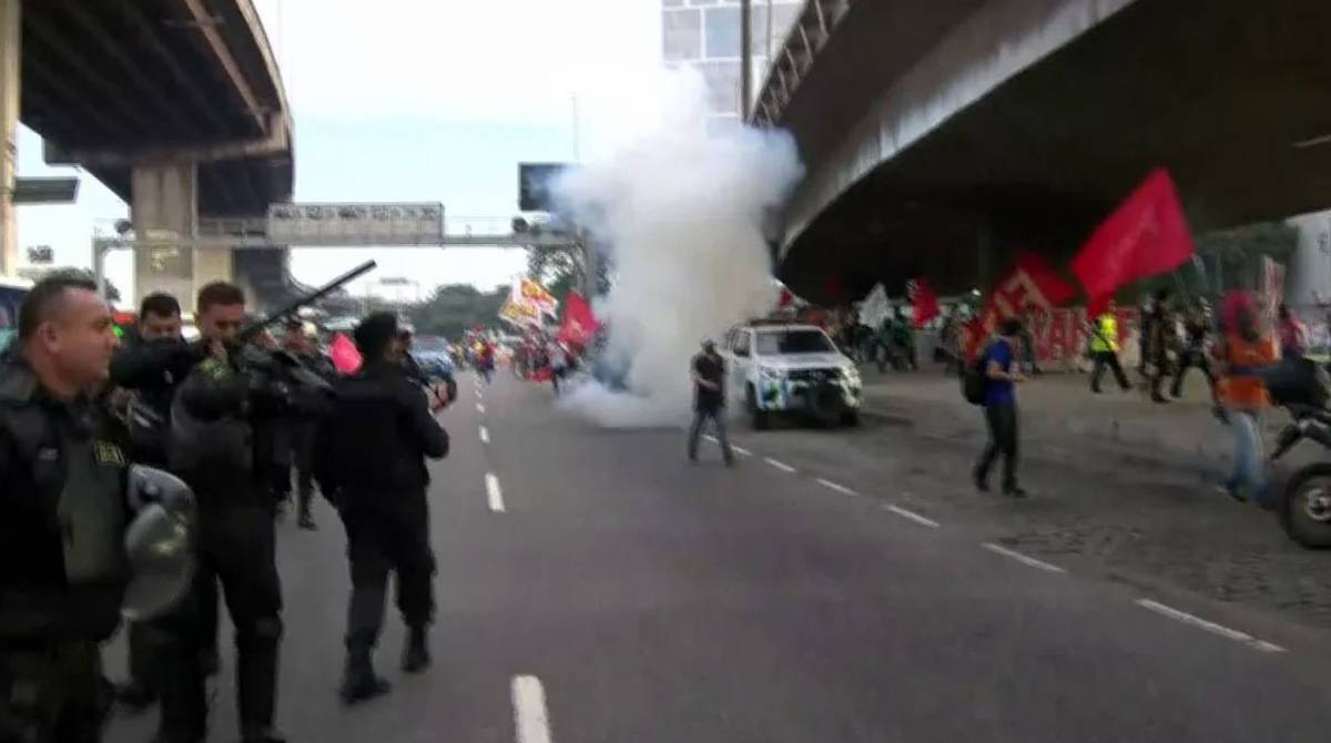 Houve confus&atilde;o em um bloqueio feito na Avenida Brasil, na altura do Into