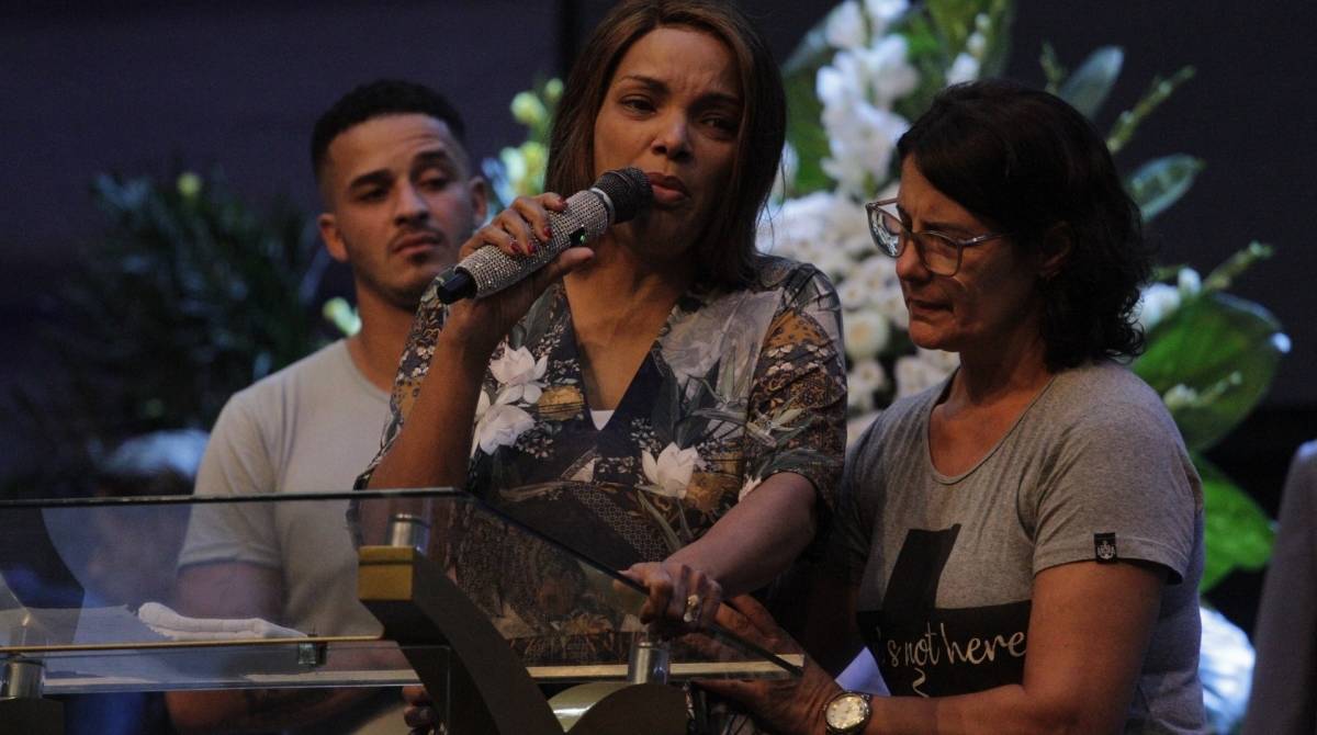 Neste domingo (16), o pastor Anderson do Carmo de Souza, marido da deputada federal e cantora gospel Flordelis (PSD-RJ), foi morto a tiros em casa, em Pendo