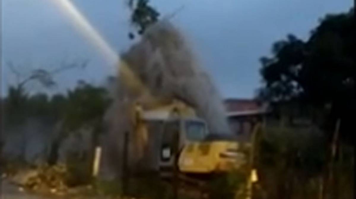 Rompimento de adutora em Nova Iguaçu - Reprodução vídeo 