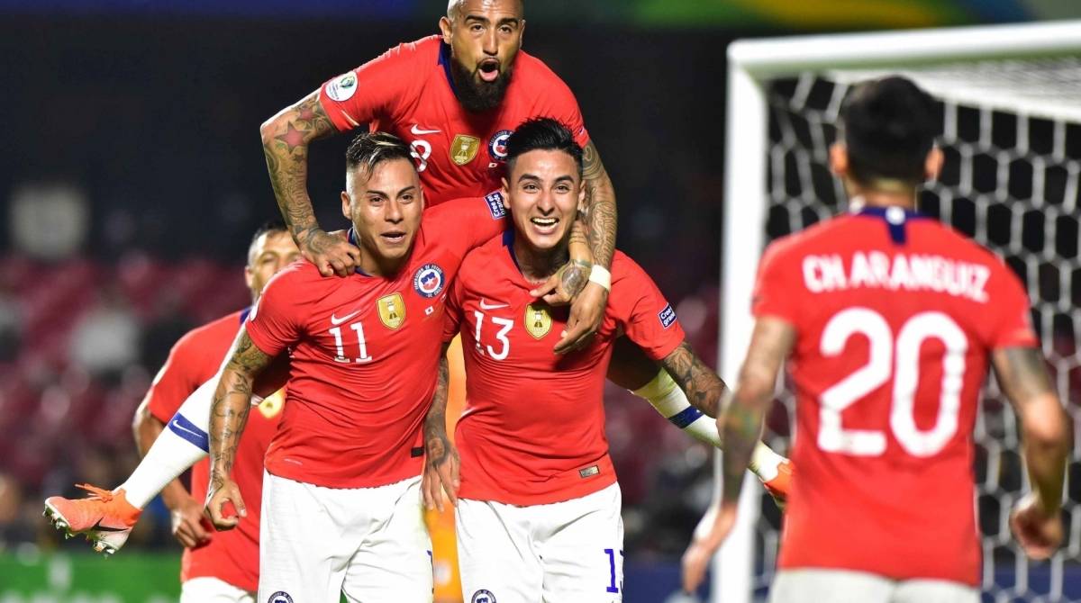 Chile goleou o Jap&atilde;o - Eduardo Carmim/Parceiro/Ag&ecirc;ncia O Dia