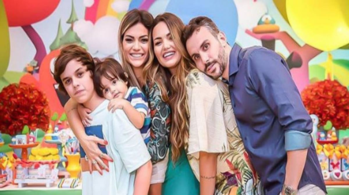 Kelly Key com os filhos e o marido