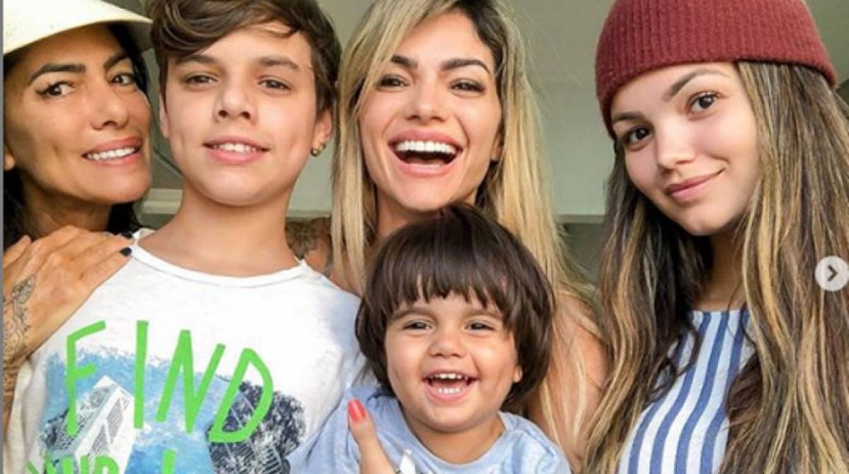 Kelly Key com os filhos