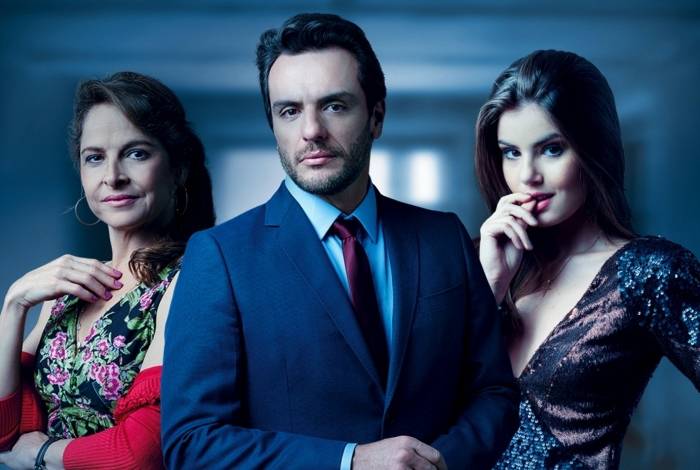 Carolina (Drica Moares), Alex (Rodrigo Lombardi) e Angel (Camila Queiroz), de 'Verdade Secretas'
- Divulgação