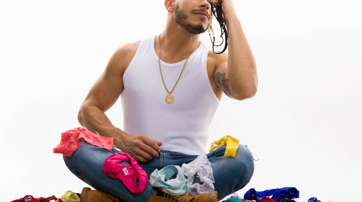 O cantor Chininha e sua coleção de calcinhas
