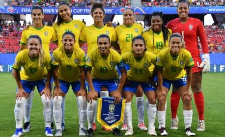 Marta e Debinha se apresentam e seleção olímpica feminina tem grupo completo