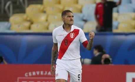 Ex-Flamengo, Paolo Guerrero é oferecido para substituir Fred no Fluminense