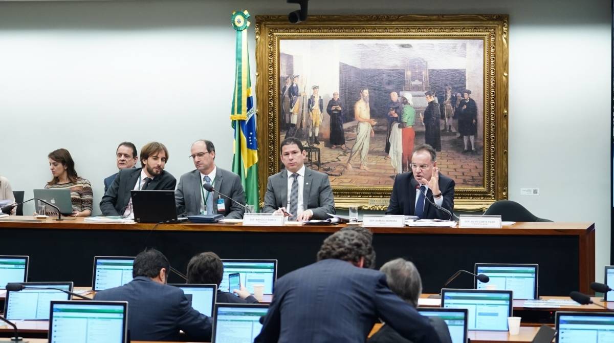 Comissão Especial da reforma, cujo relator é Samuel Moreira (PSDB-SP), discutiu o texto ontem - Pablo Valadares/Câmara dos Deputados