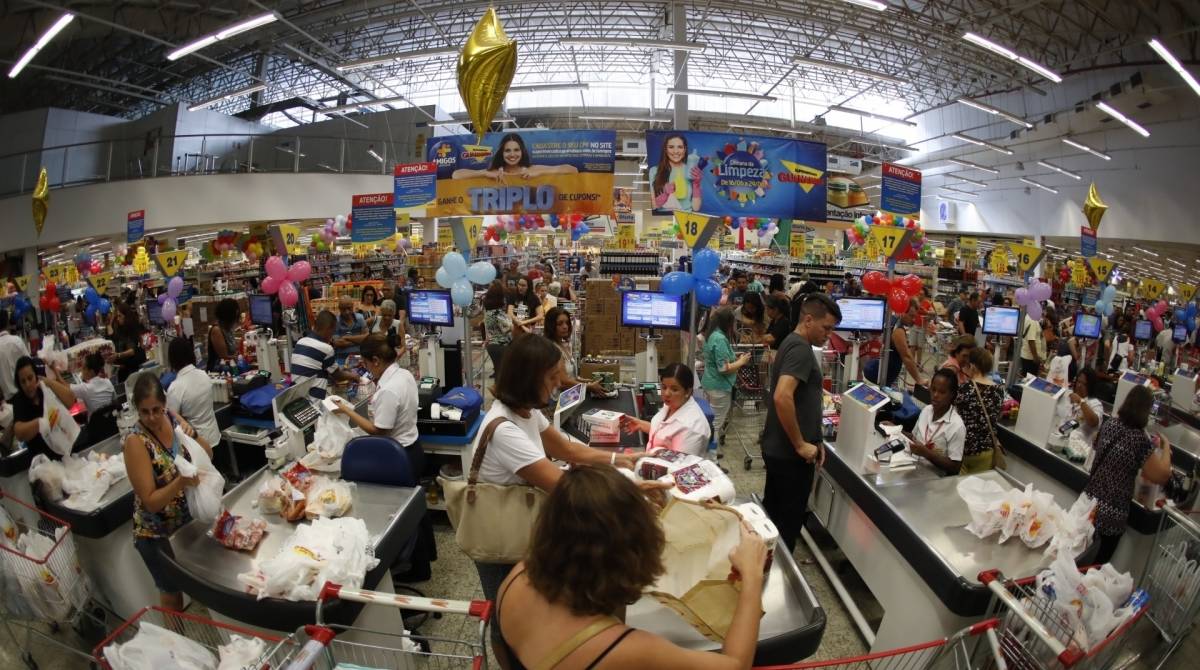 Alimentação representa 92% dos gastos principais dos entrevistados, em seguida aparecem os produtos de limpeza, higiene pessoal e farmacêuticos - Gilvan de Souza / Agencia O Dia