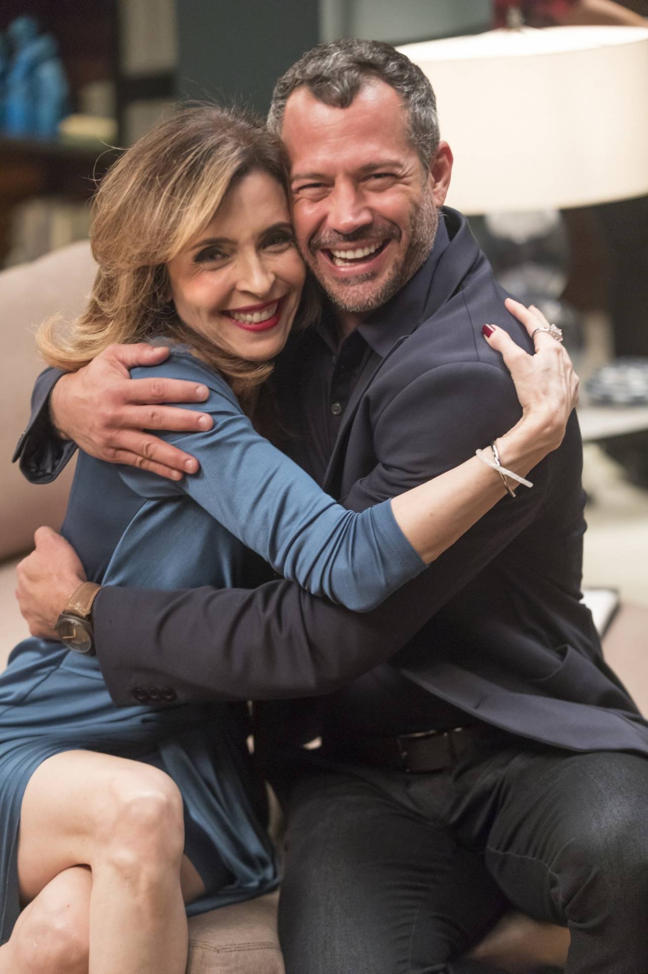 Lyris (Deborah Evelyn) e Agno (Malvino Salvador)
