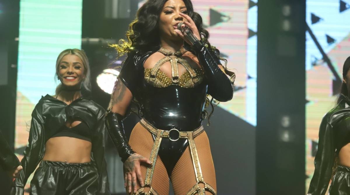 AGN_1631290 - Rio de Janeiro, BRASIL - Show de lançamento da nova turnê da Ludmilla, Hello Mundo no espaço hall
Pictured: Ludmilla
AgNews 19 JUNHO 2019
BYLINE MUST READ: Daniel Pinheiro / AgNews
Xico Silva
telefone: (21) 98240-2501
email: agnews.fotografia@gmail.com
Caption