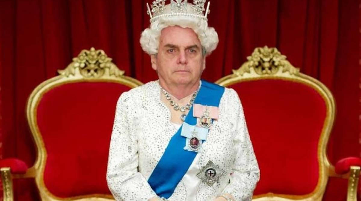 Após se comparar com rainha da Inglaterra, Bolsonaro vira meme nas redes sociais - Reprodução Internet