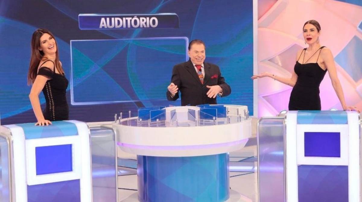 Isabela Fiorentino, Silvio Santos e Luciana Gimenez no 'Jogo das 3 Pistas' - Reprodução / SBT