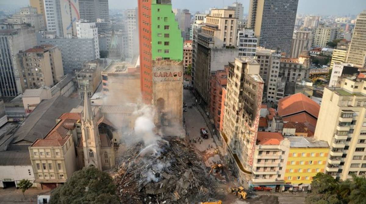 ApÃ³s incÃªndio durante a madrugada, EdÃ­ficio Wilton Paes de Almeida, no Largo do Paissandu desabou em 1Â° de maio de 2018  - Rovena Rosa / AgÃªncia Brasil
