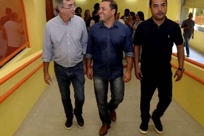 Paulo Bagueira (Ã  esquerda) e Rodrigo Neves, prefeito de NiterÃ³i