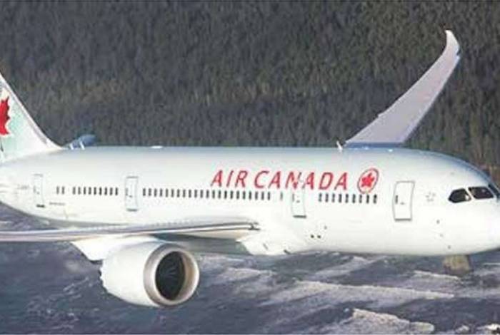 A Air Canada pediu desculpas pelo incidente, de acordo com Tiffani Adams, que disse não conseguir dormir bem desde então, vítima de pesadelos
