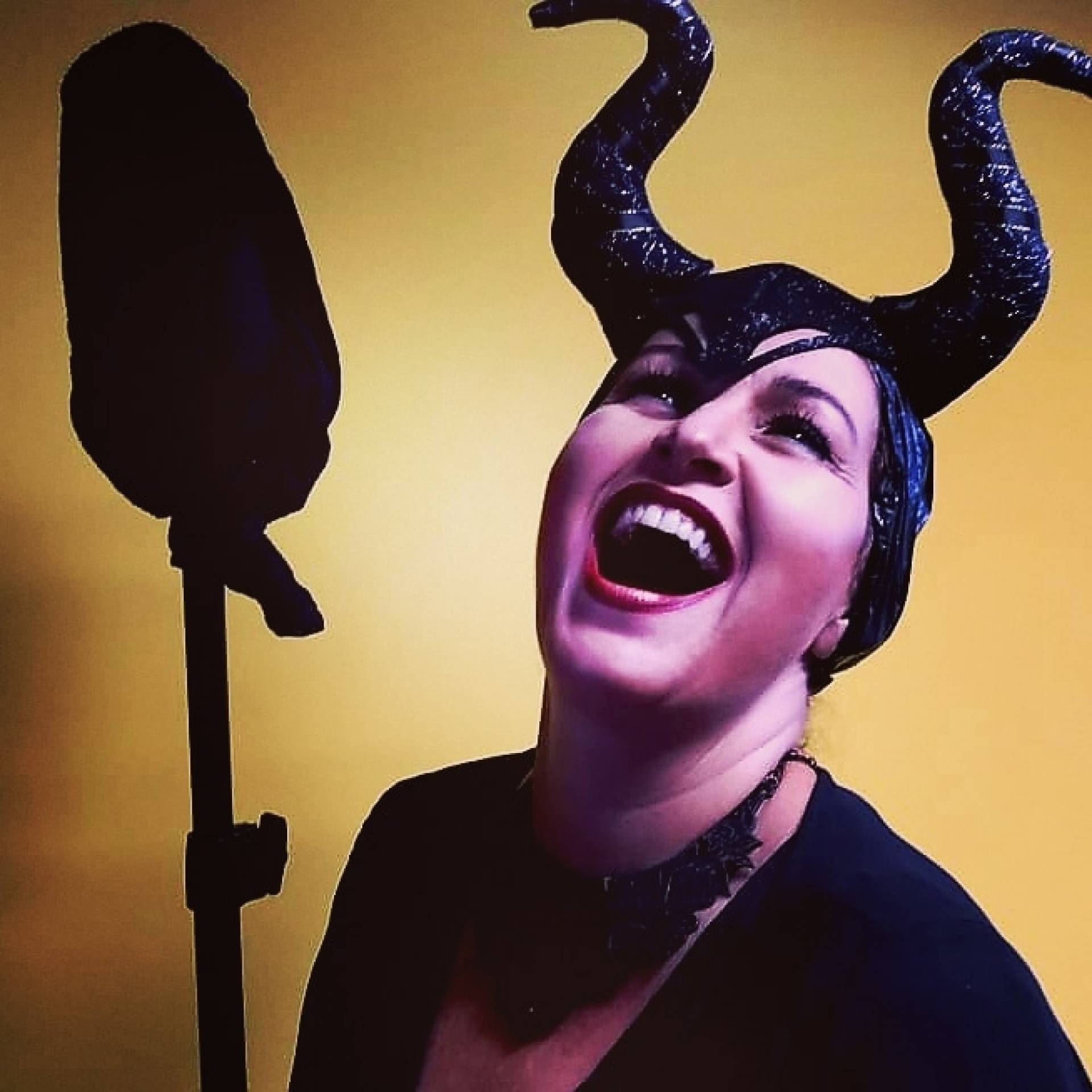 Uma das caracteriza&ccedil;&otilde;es de Cl&aacute;udia Carvalho