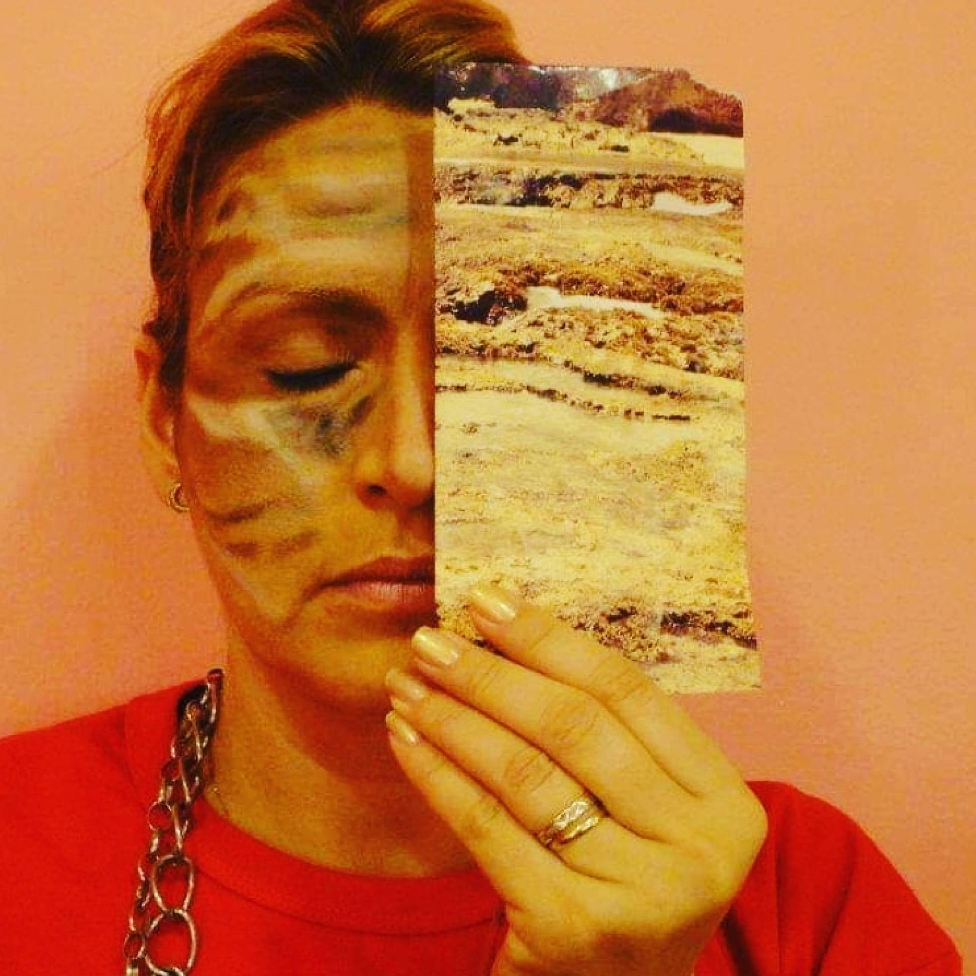 Uma das caracteriza&ccedil;&otilde;es de Cl&aacute;udia Carvalho