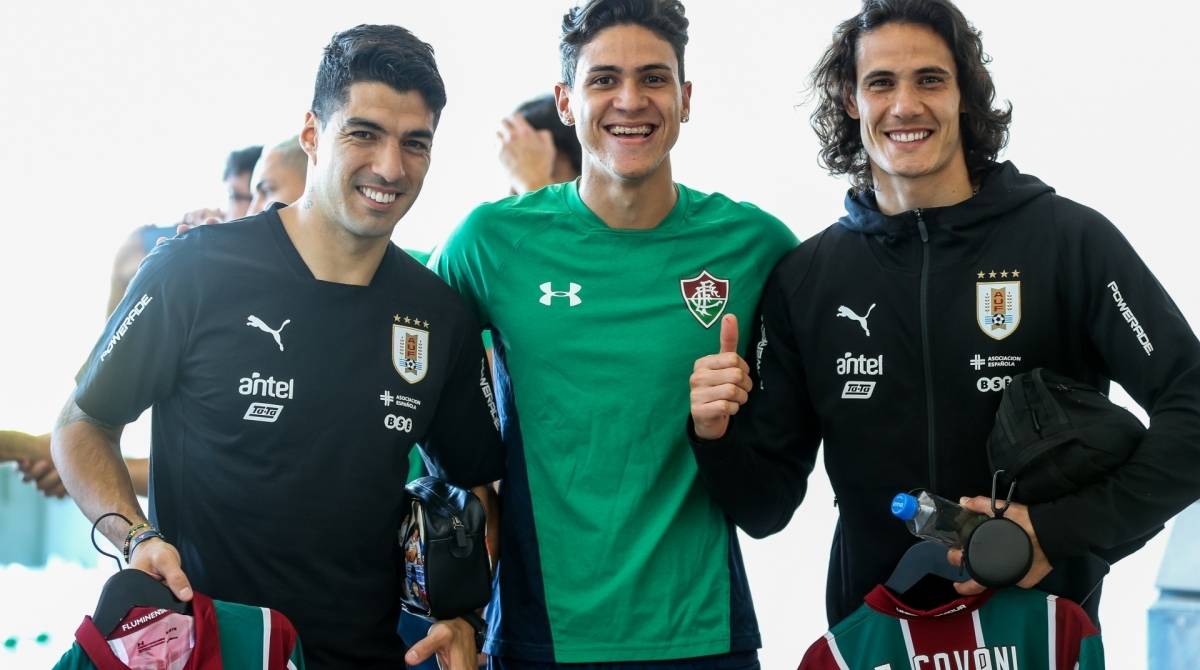 Pedro entre Suárez e Cavani