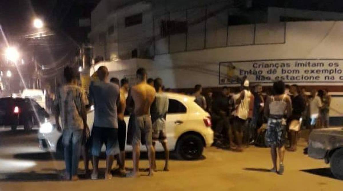 Secret&aacute;rio-executivo estava de carro quando foi alvo de tiros