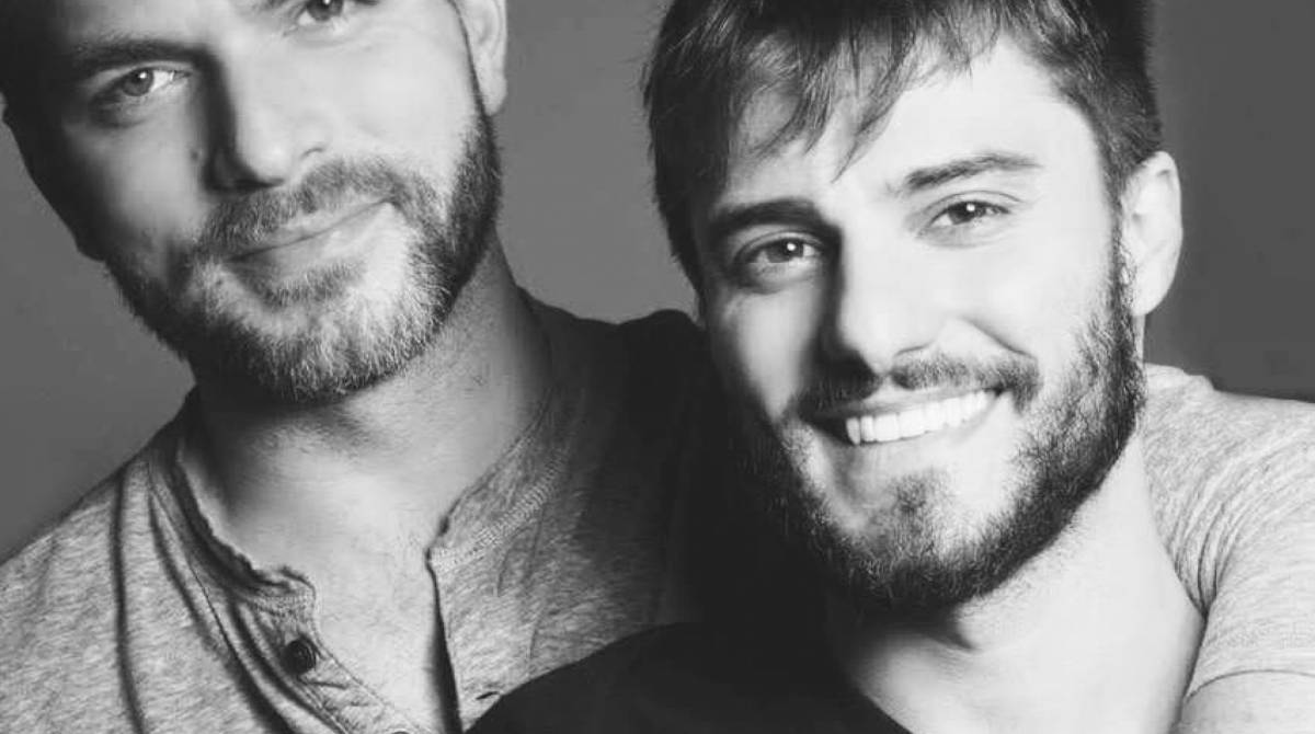 Conrado Helt e Hugo Bonemer voltaram a namorar - Reprodução Internet