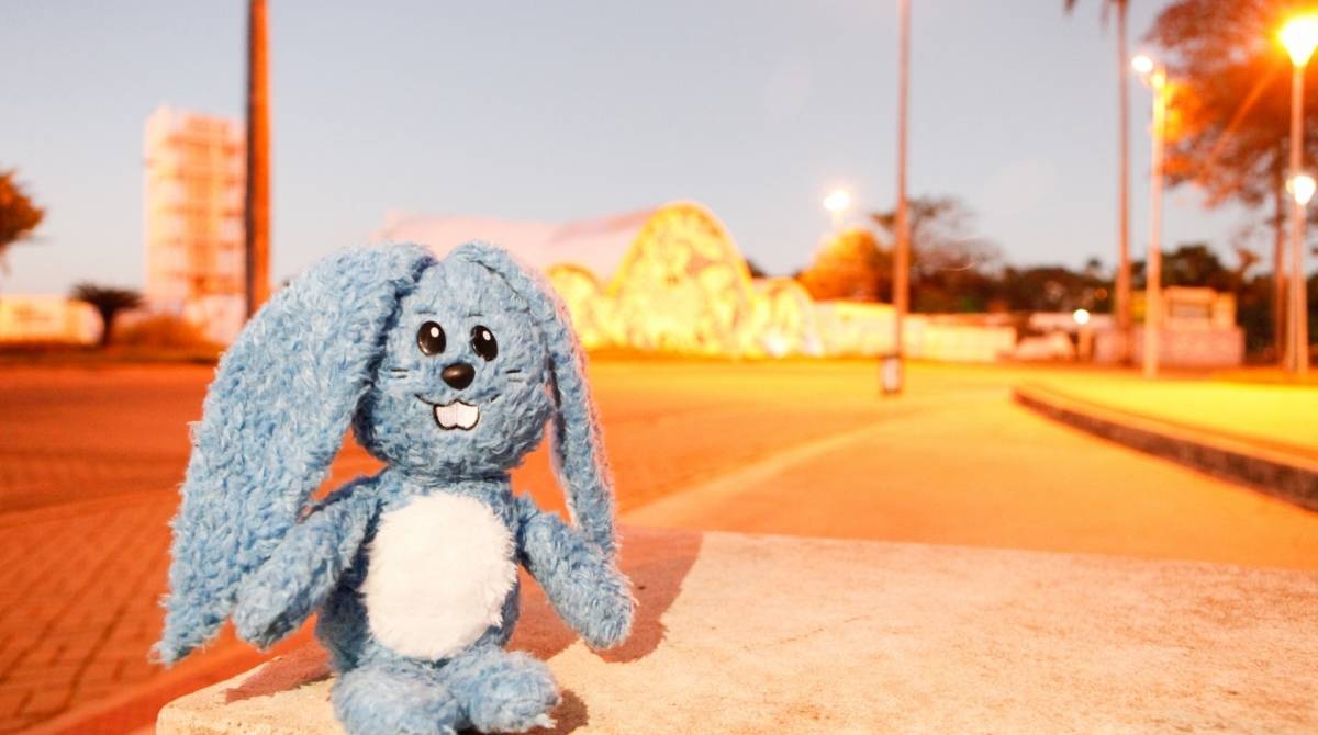 O coelho Sansão, personagem da \'Turma da Mônica\', faz um tour pelo Brasil em busca de Floquinho, cachorro do Cebolinha