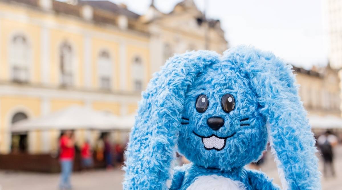 O coelho Sansão, personagem da \'Turma da Mônica\', faz um tour pelo Brasil em busca de Floquinho, cachorro do Cebolinha