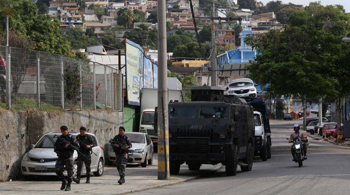 Rio, 27/06/2019 -  Morte do Traficante Fernandinho Guarabu, morro do Dende. Ilha do Governador. na Fotocomercio parcialmente fechado na comunidade. zona Norte do Rio. Foto: Ricardo Cassiano/Agencia O Dia