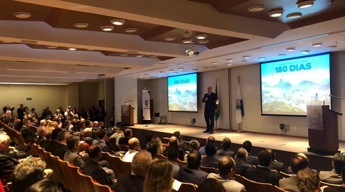 'O servidor não vai pagar essa conta', disse o governador