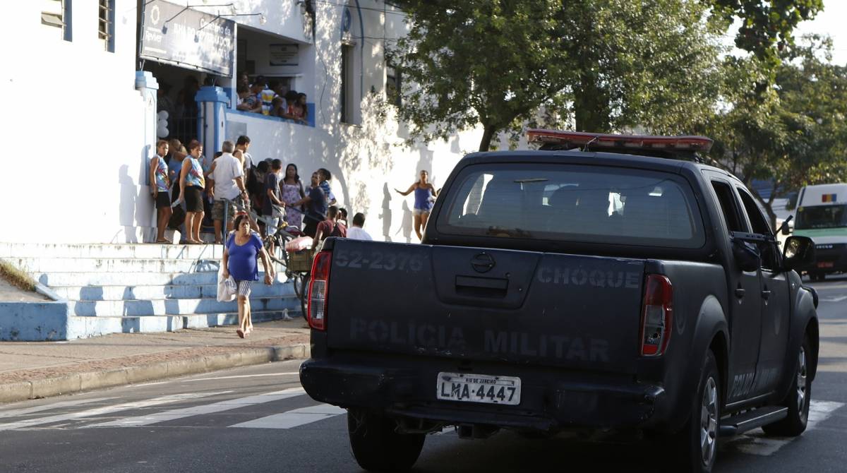 Guarabu foi enterrado nesta sexta no Cemit&eacute;rio da Cacuia, na Ilha do Governador - Reginaldo Pimenta / Ag&ecirc;ncia O Dia